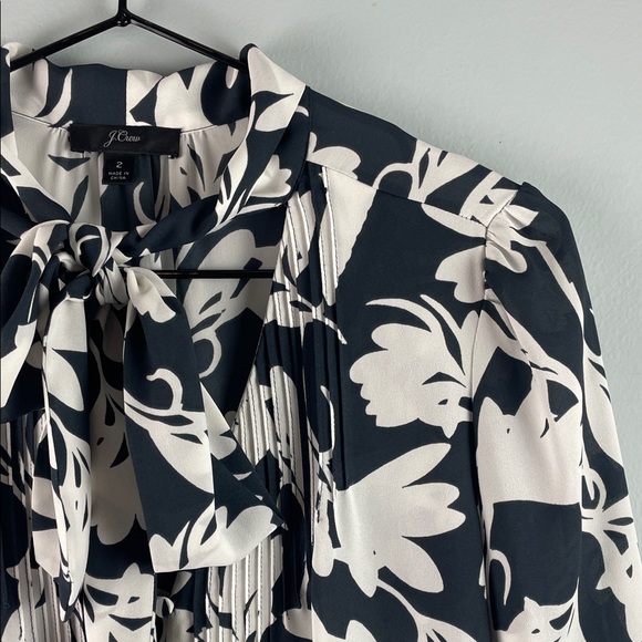 J. Crew Floral Blouse Size 2 - Picture 3 of 11